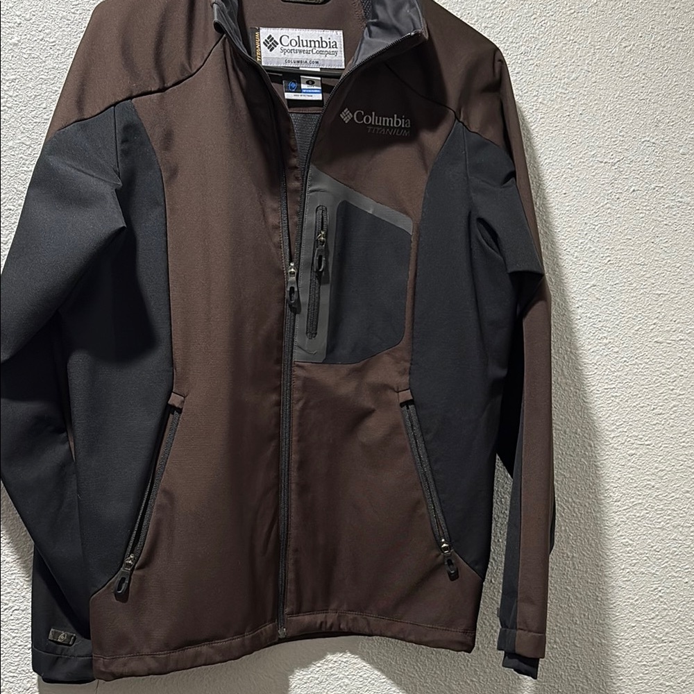 Columbia Men's Brown and Black Jacket